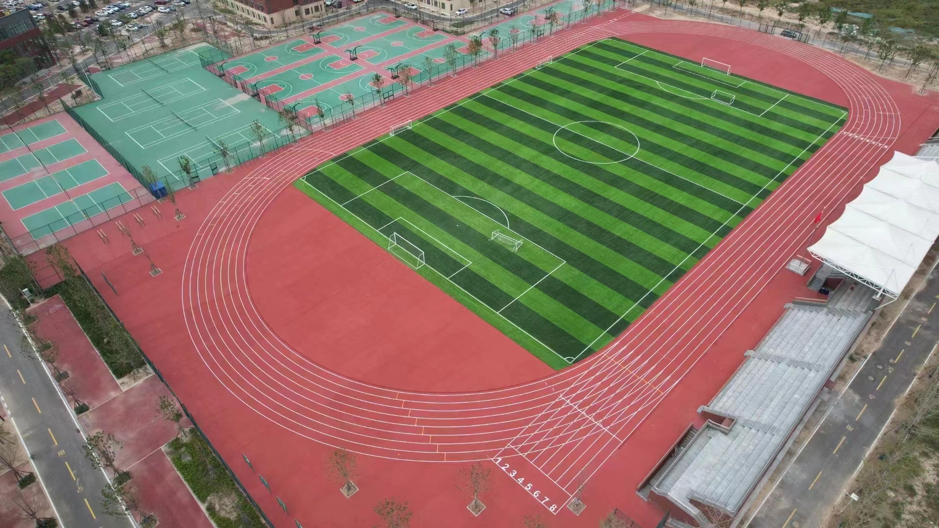 铁岭市足球场人造草坪预制型跑道 - 价格